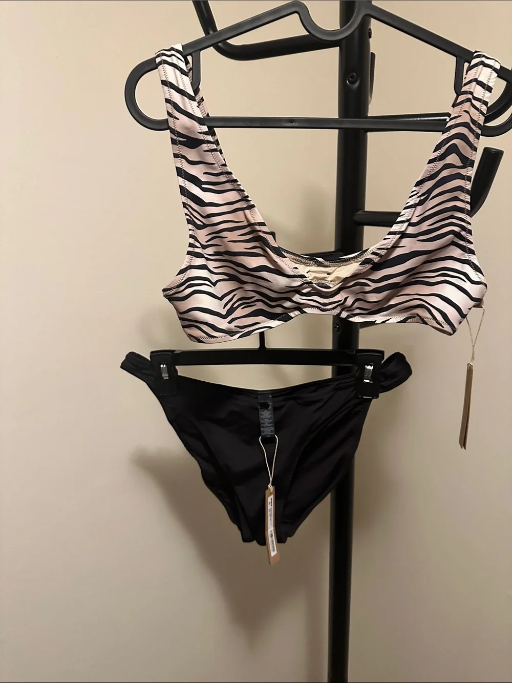 Skims‎ Signature  Plunge Triangle Swim